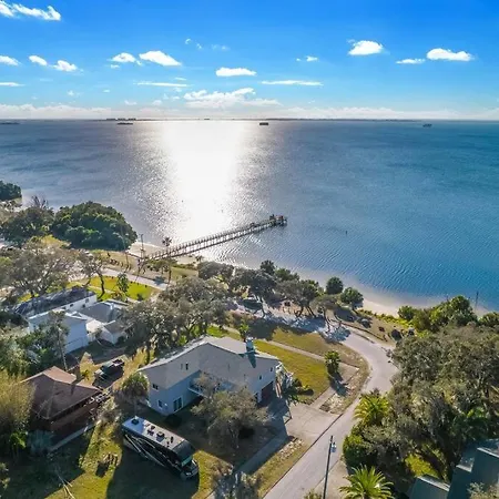Breathtaking Waterfront Crystal Beach Getaway!